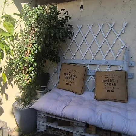 Chez Nico Et Mag Entre Et Collines Homestay